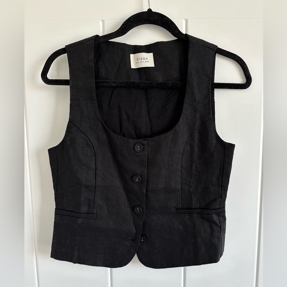Dissh Oscar scoop neck linen vest